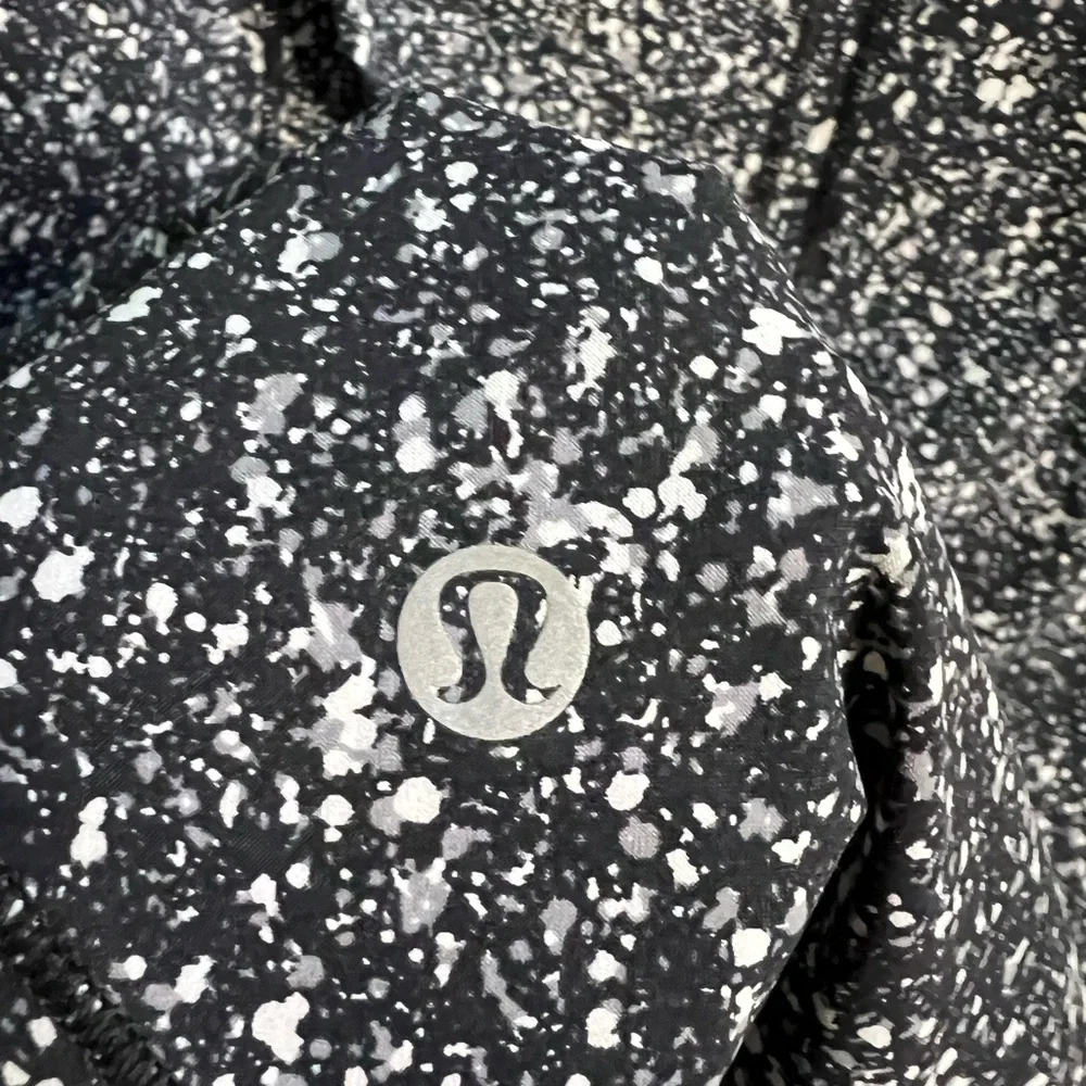lululemon athletica Black & White Speckled Athletic size 6 Tank‎